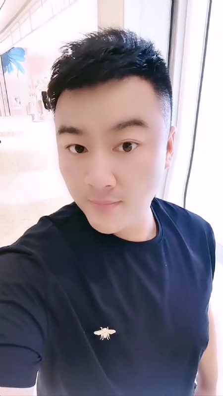 微风徐徐的第一张照片--汕尾相亲服务中心