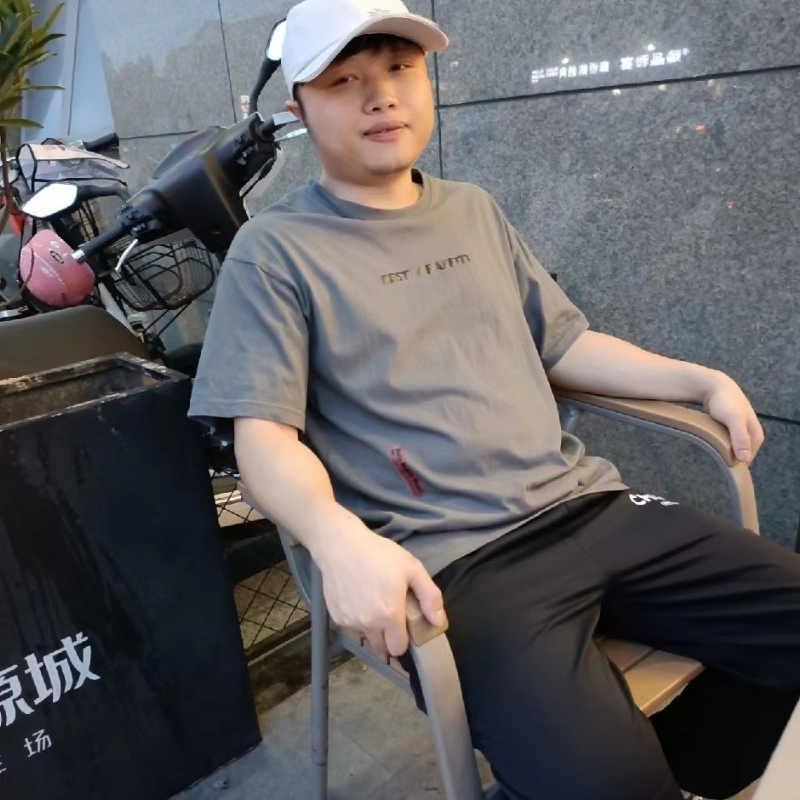风吹半夏的第一张照片--汕尾相亲服务中心