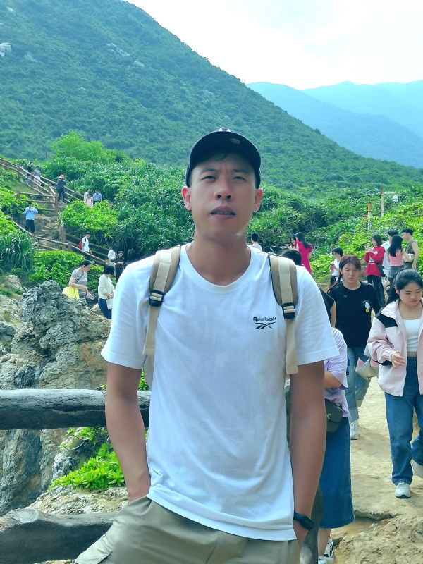 吴生的第二张照片--汕尾相亲服务中心